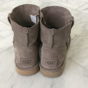 Ugg unlined boots, women’s 9M